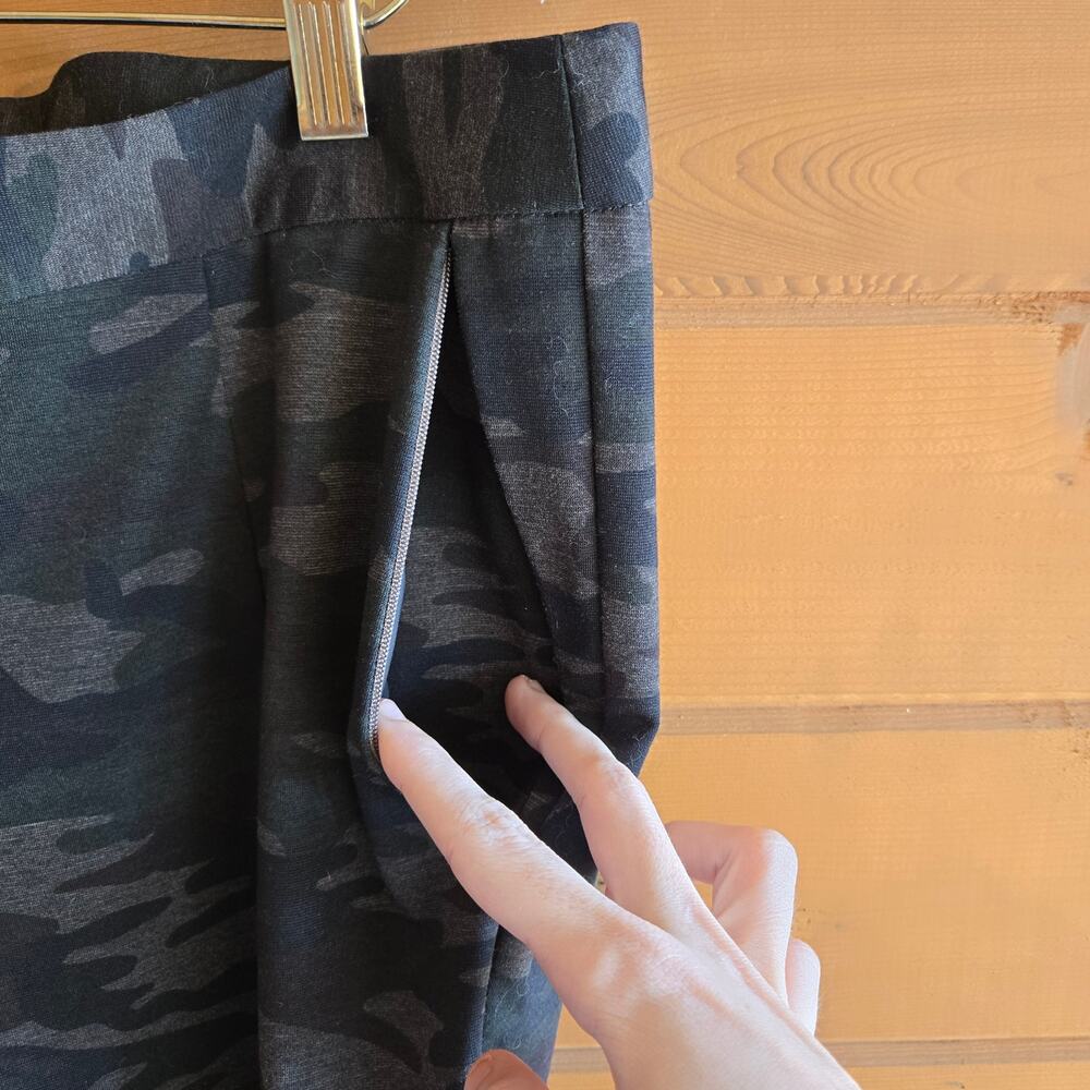 Soft Surroundings Willow Camo Pants Straight Leg 10 Ponte Knit Work Trouser - Picture 4 of 6